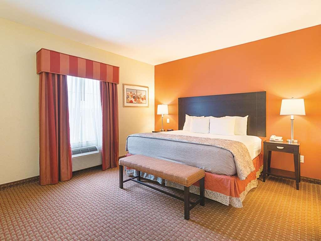 La Quinta By Wyndham East At Normandy