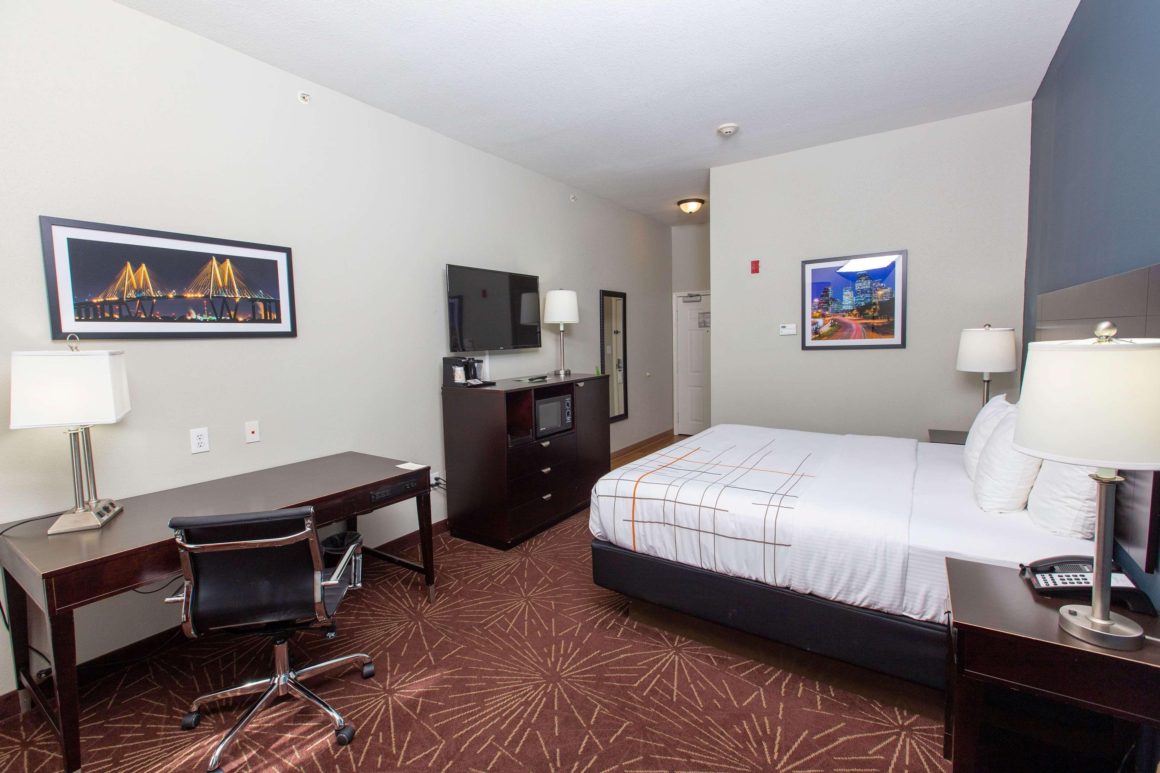La Quinta By Wyndham East At Normandy 3*