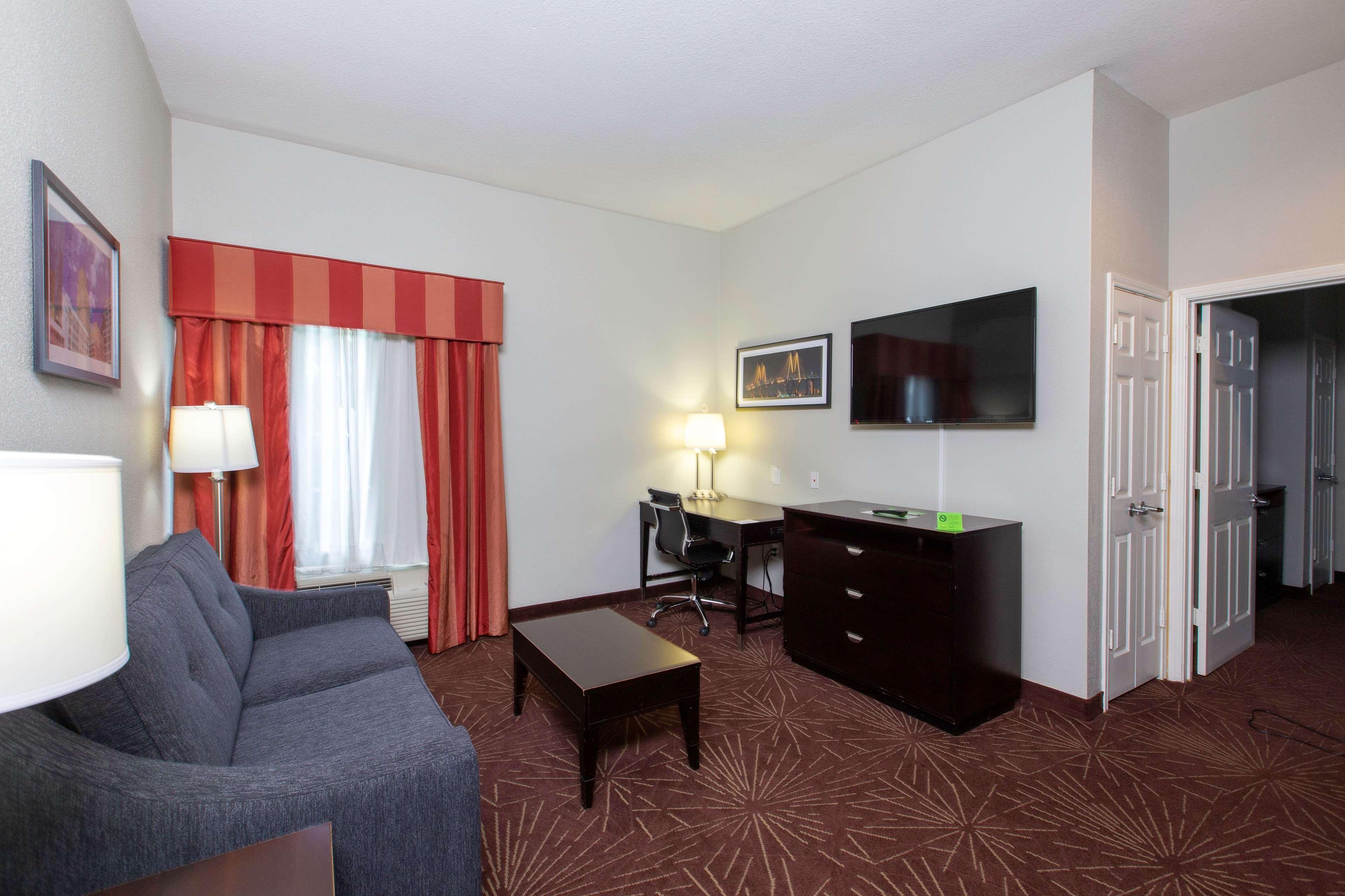 Hotel La Quinta By Wyndham East At Normandy