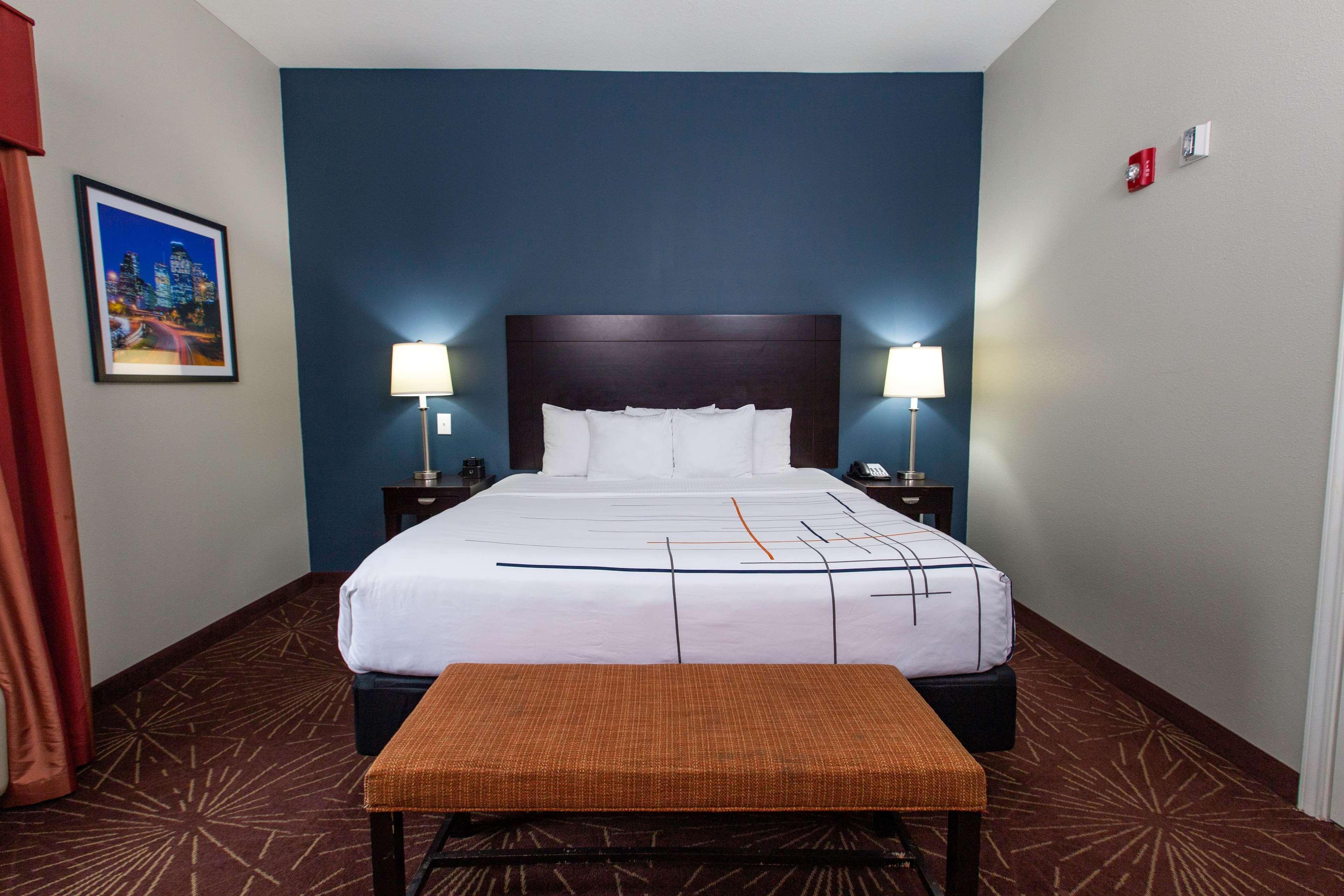 Hotel La Quinta By Wyndham East At Normandy 3*