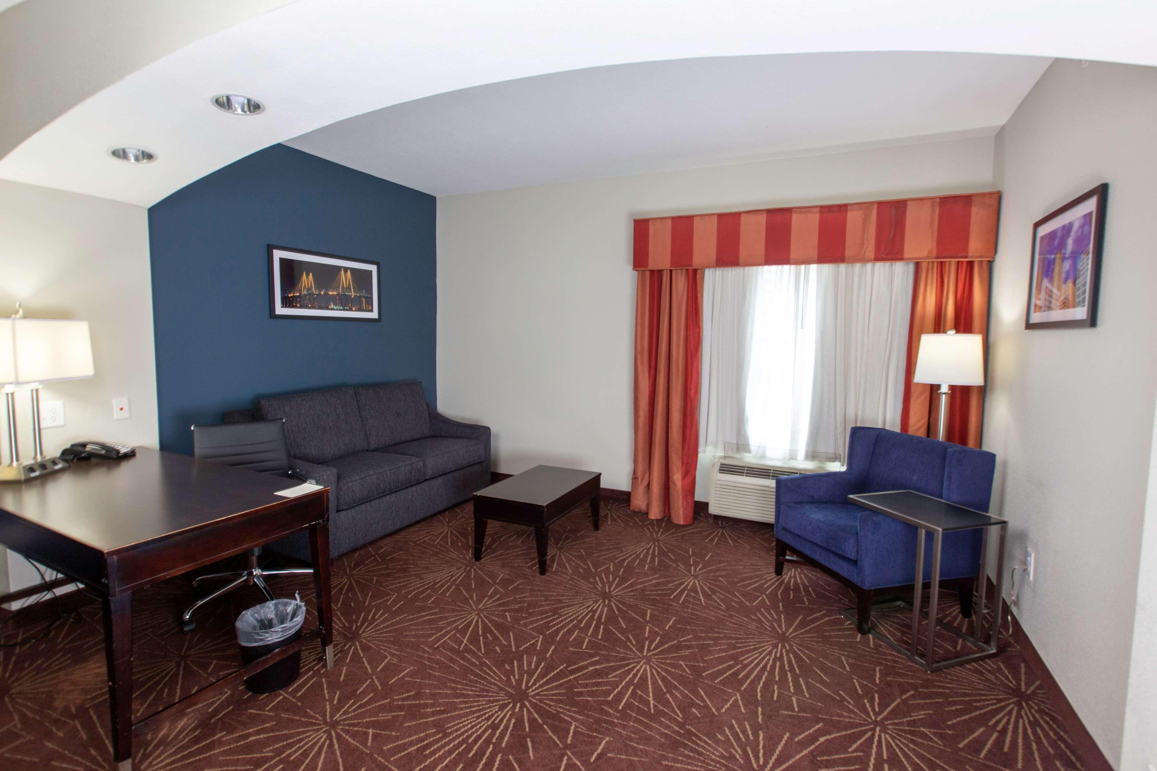 Hotel La Quinta By Wyndham East At Normandy 3*