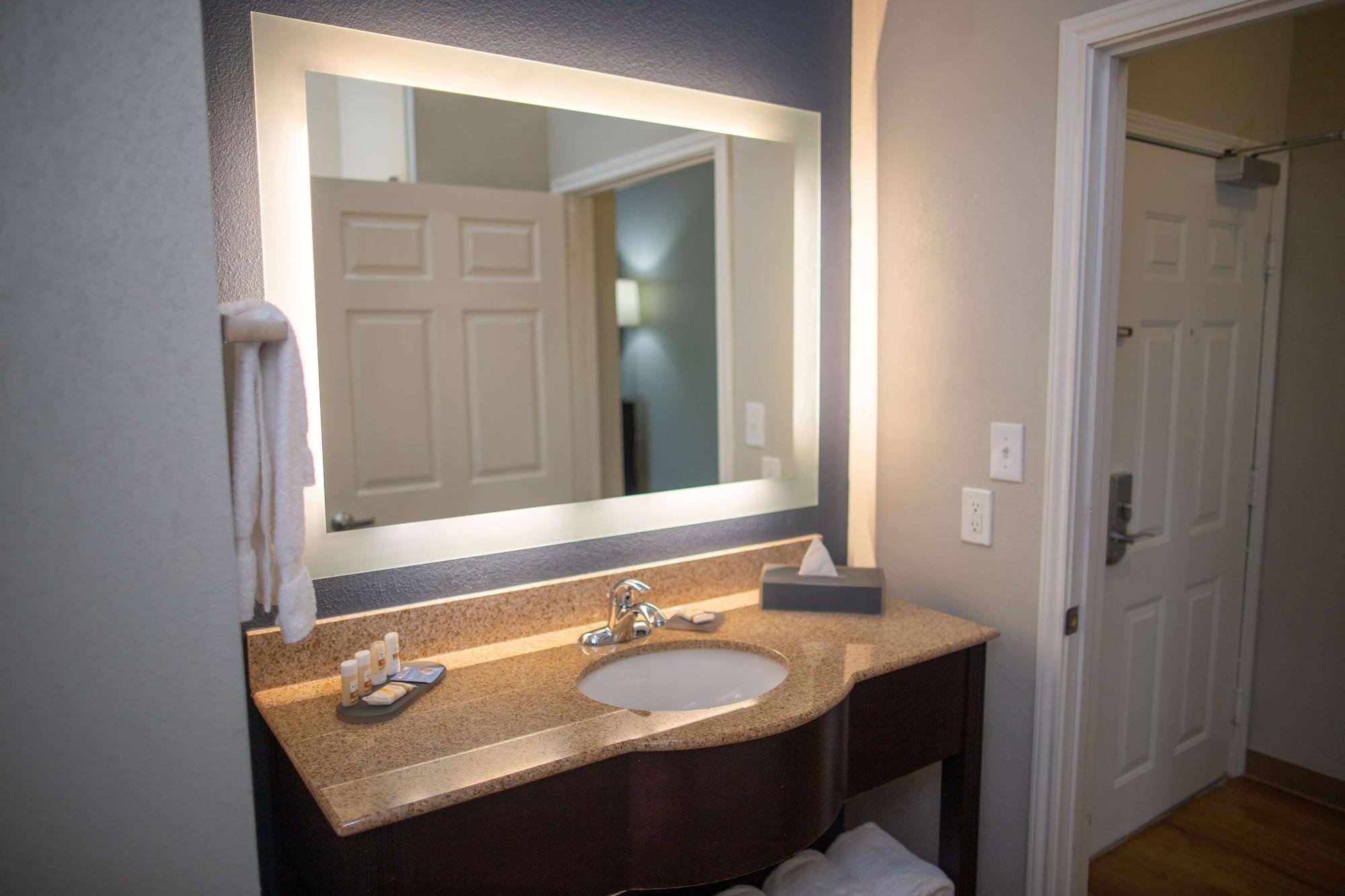 La Quinta By Wyndham East At Normandy 3*