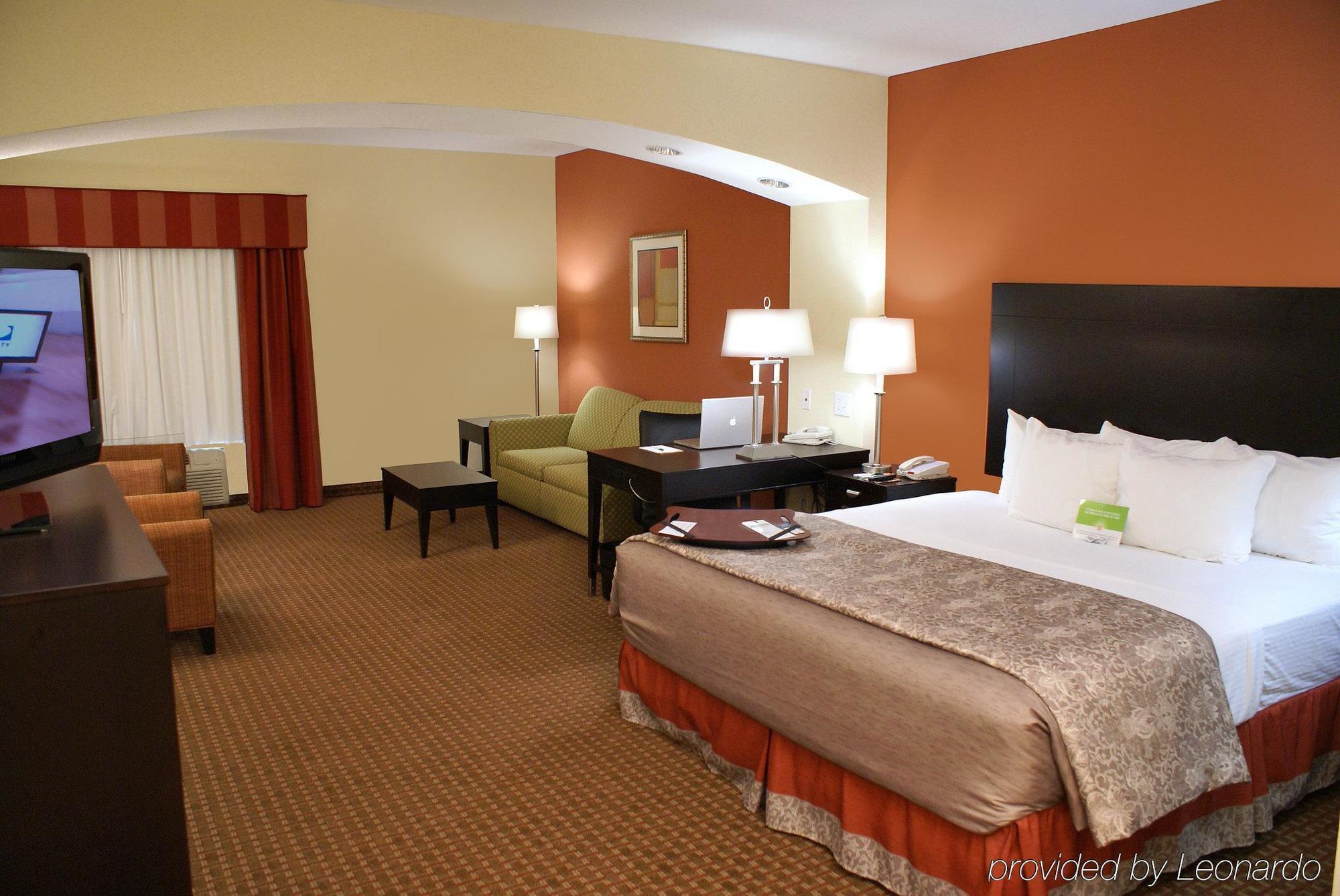La Quinta By Wyndham East At Normandy 3*