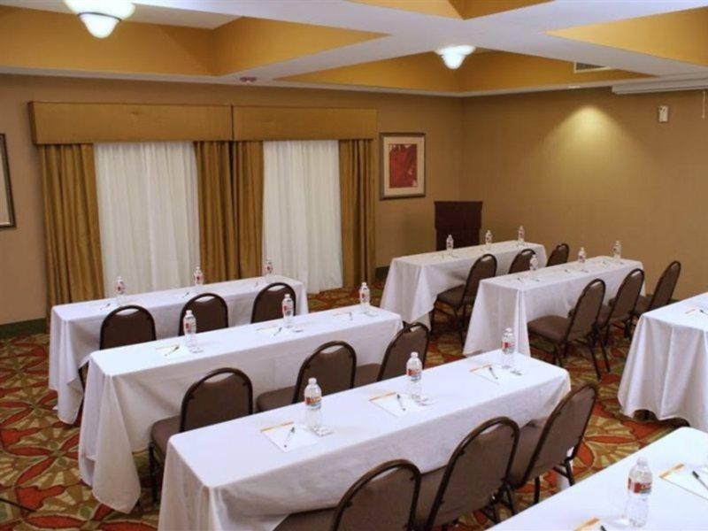 Hotel La Quinta By Wyndham East At Normandy